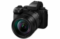 Panasonic Lumix DC-S5 Mark IIx + Lumix S PRO 24-105 mm f/4 Macro O.I.S., 24,2 Mpx, černá