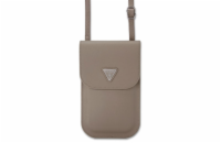 Guess PU Grained Triangle Logo Taška na Telefon Brown Tato stylová taška přes rameno od GUESS nabízí praktický design a moderní vzhled. Je vyrobena z kvalitního PU materiálu, takže je odolná a elegan