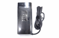 HP napájecí adaptér 230 W – kulatý konektor (4.5 x 3.0) Napájecí adaptér HP s výkonem 230 W a kulatým konektorem 4.5 × 3.0 mm. Poskytuje stabilní napájení pro výkonné notebooky HP, ideální pro pracov